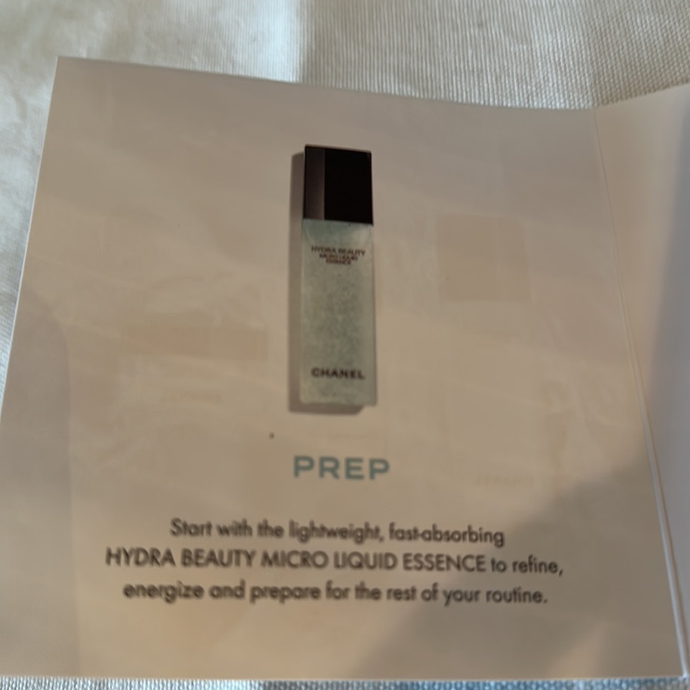 CHANEL Hydro Beauty 6-Piece Sample Set - Picture 6 of 9